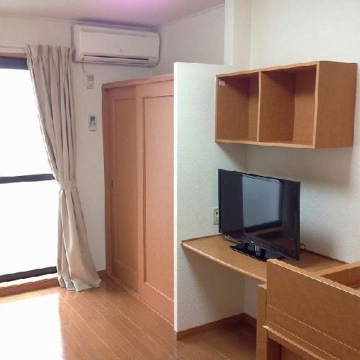レオパレスルミナスの居間