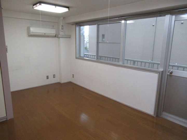 サンジェルマン富田町の居間