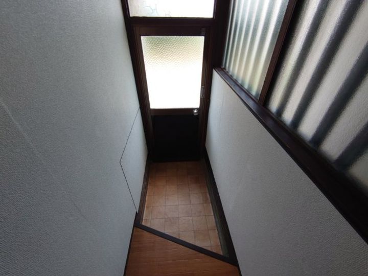兵庫県川西市久代5(一戸建)の賃貸物件の玄関