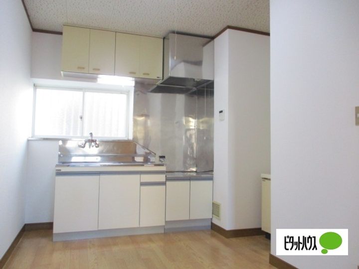 神奈川県小田原市高田(一戸建)の賃貸物件の居間
