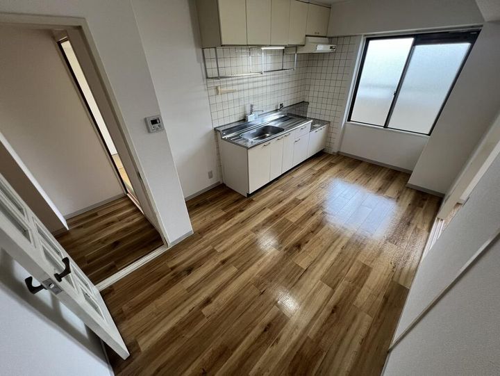 高照マンションIの居間