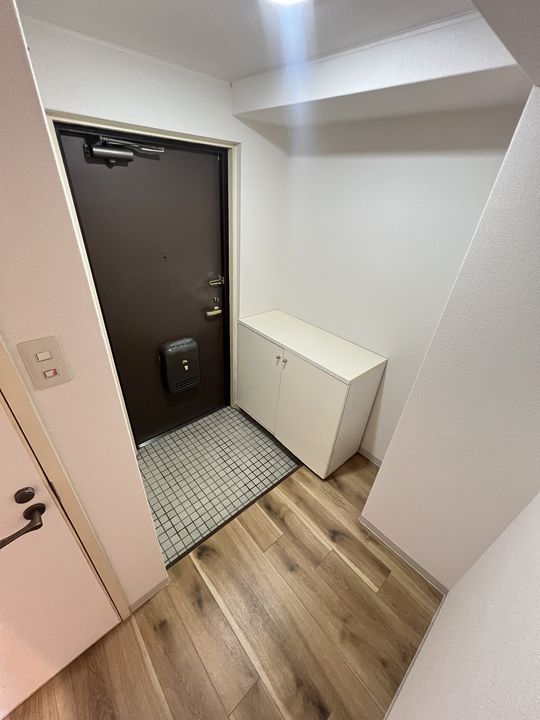 高照マンションIの玄関