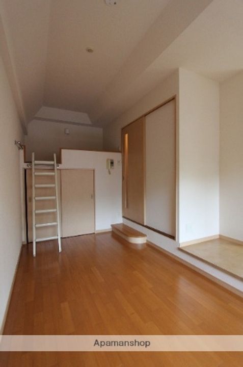 ソフィア高宮A館の居間