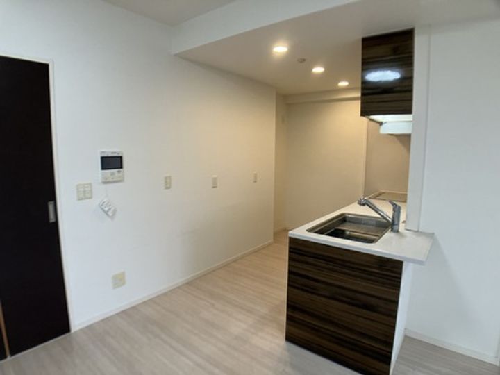 プレサンスロジェ国際通りレーヴタワーのキッチン