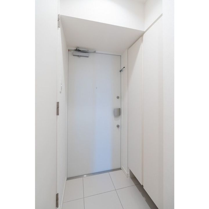 コンフォリア・リヴ新中野SOUTHの玄関