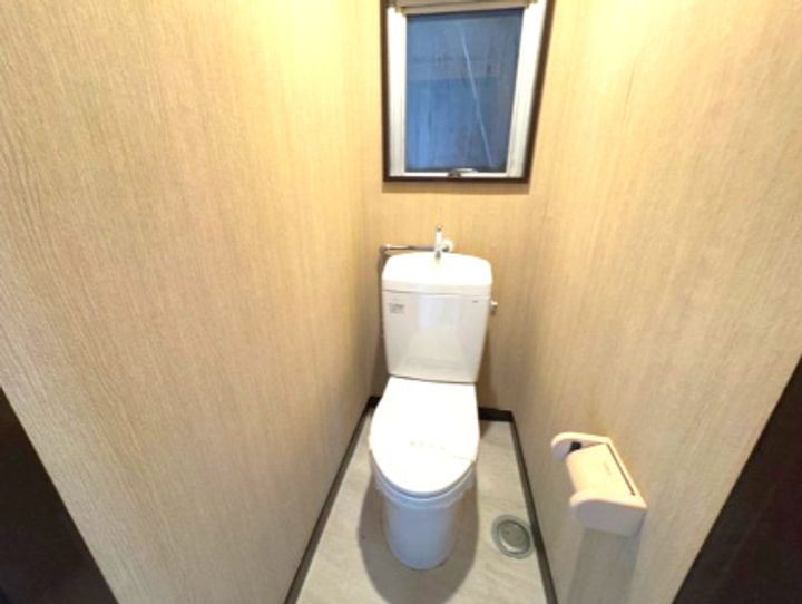 石澤商会学園西町ビルの内装