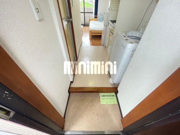 スプリーム横浜の玄関