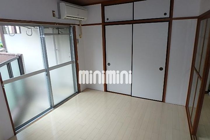 ドミール昭和の居間