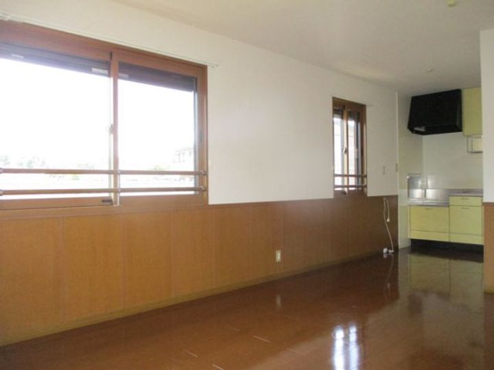 ヴェルドミール 弐番館の居間