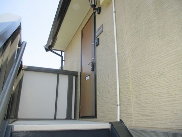 ヴェルドミール 弐番館の玄関