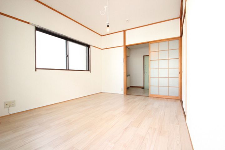 メゾン陽光の居間