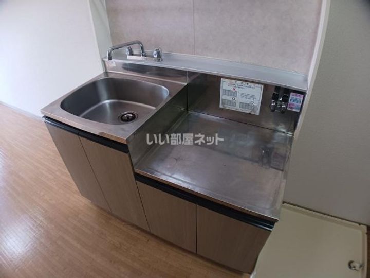 三重県名張市鴻之台4番町(アパート)の賃貸物件のキッチン