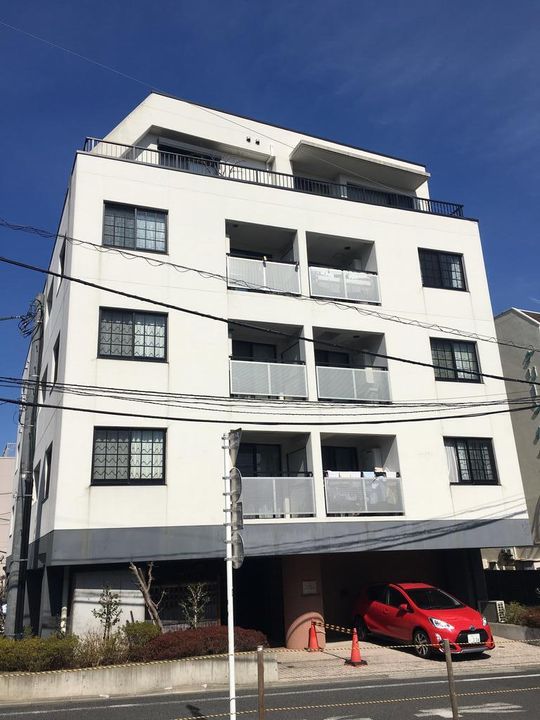 マメゾン明大前の外観