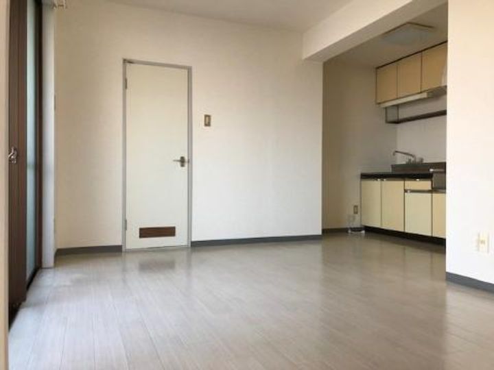 トラスティ泉本町の居間