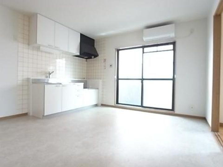 マツヤビルIIの居間