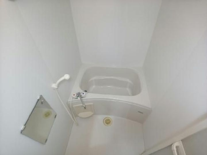 レオパレスルミエールの風呂