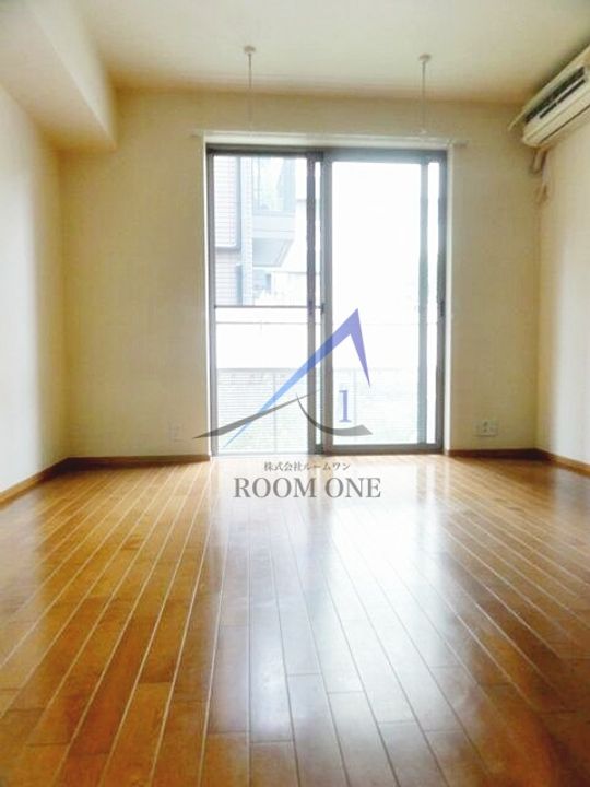 ファースト千鳥の居間