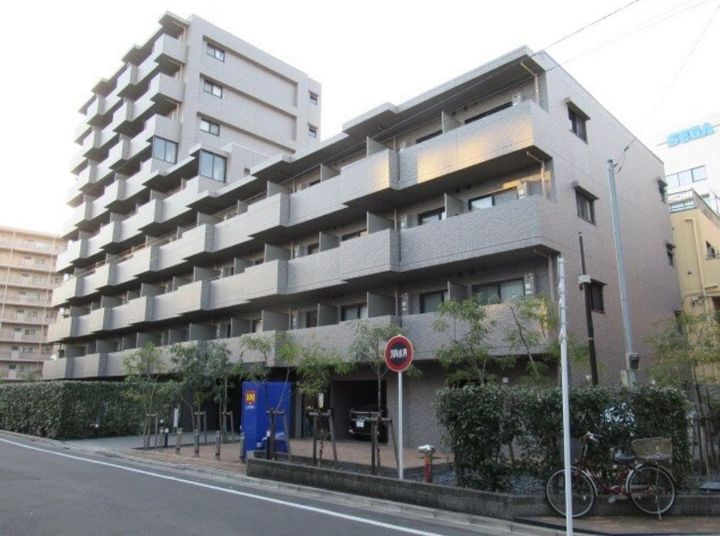 ルーブル大鳥居伍番館の外観