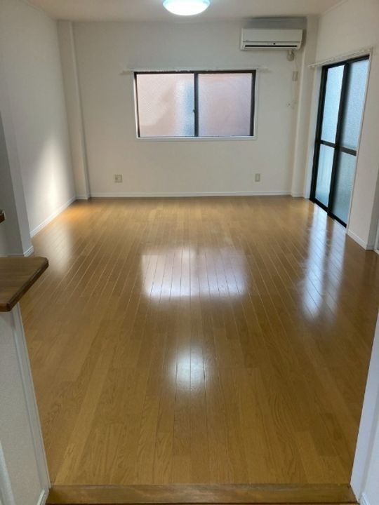 ビューハイツ山下の居間