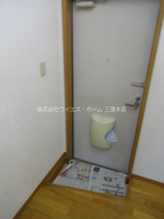 フローリ福島の玄関