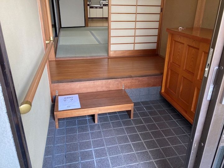 京都府京都市右京区嵯峨大覚寺門前六道町(一戸建)の賃貸物件の玄関