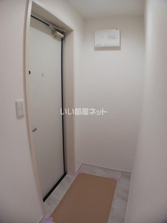 フジパレス百舌鳥駅南III番館の玄関