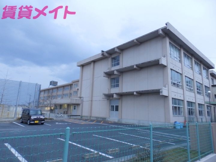 キャッスル シャーメゾンの周辺