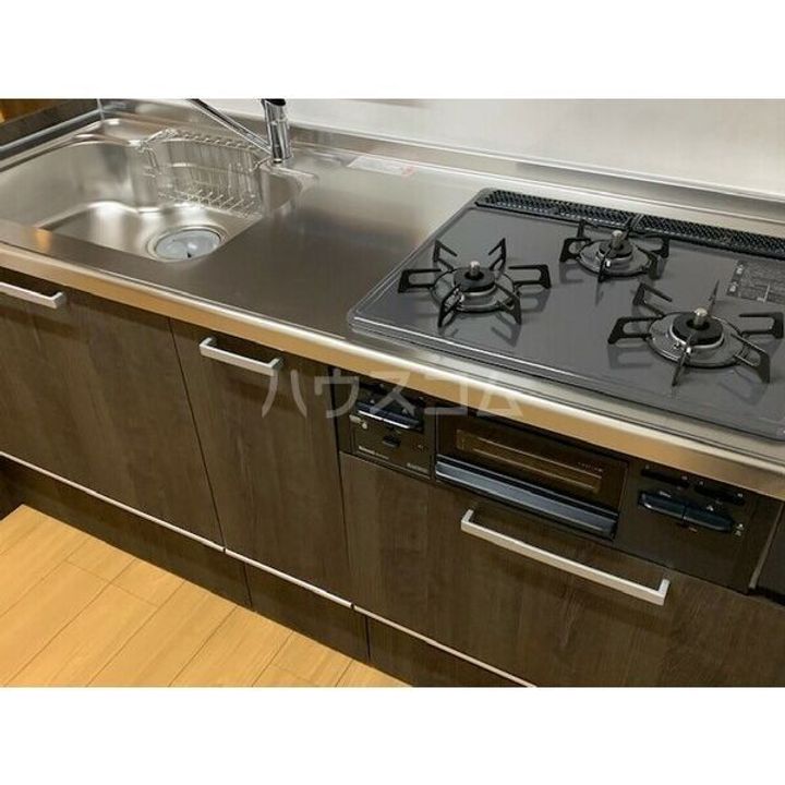 プレミアムガレージ陽東のキッチン