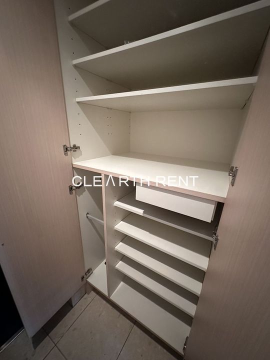 レグラス横浜ポートサイドの玄関