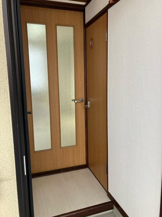 マンション北斗の玄関