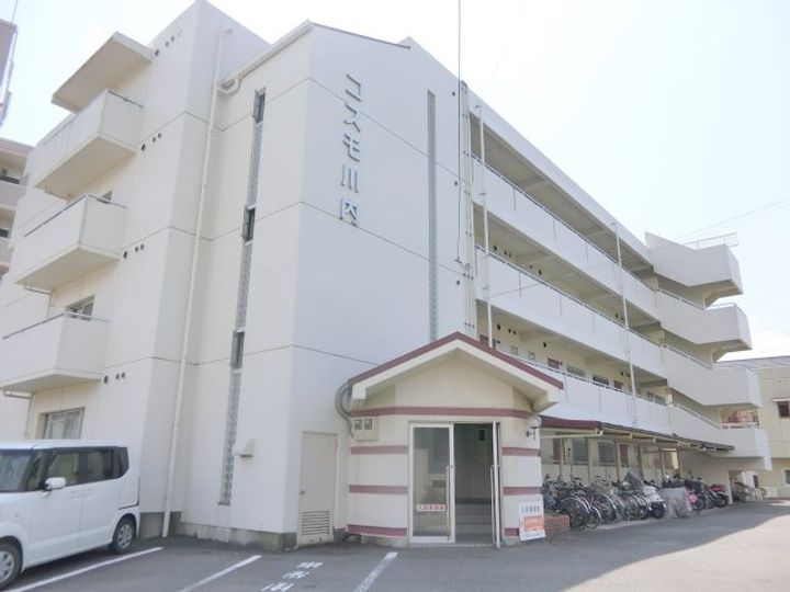 コスモ川内の外観