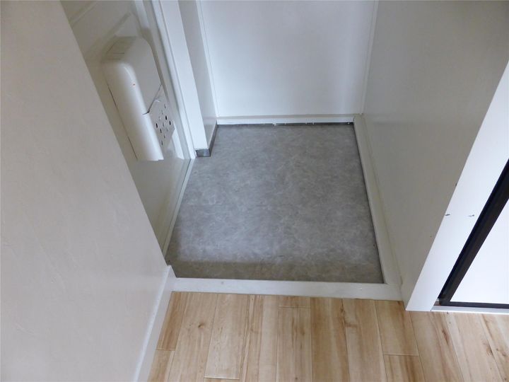 ビレッジハウス高木1号棟の玄関