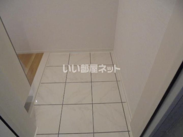 栃木県宇都宮市元今泉1(マンション)の賃貸物件の玄関
