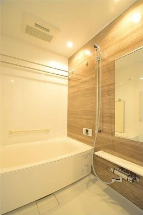東京都中野区本町5の賃貸マンションの風呂