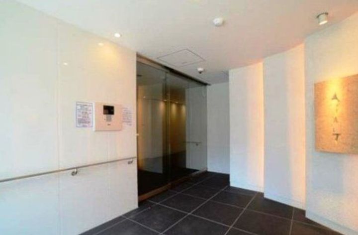 東京都中野区本町5の賃貸マンションの地図