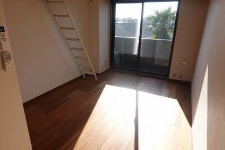 マーベラス弐番館の居間