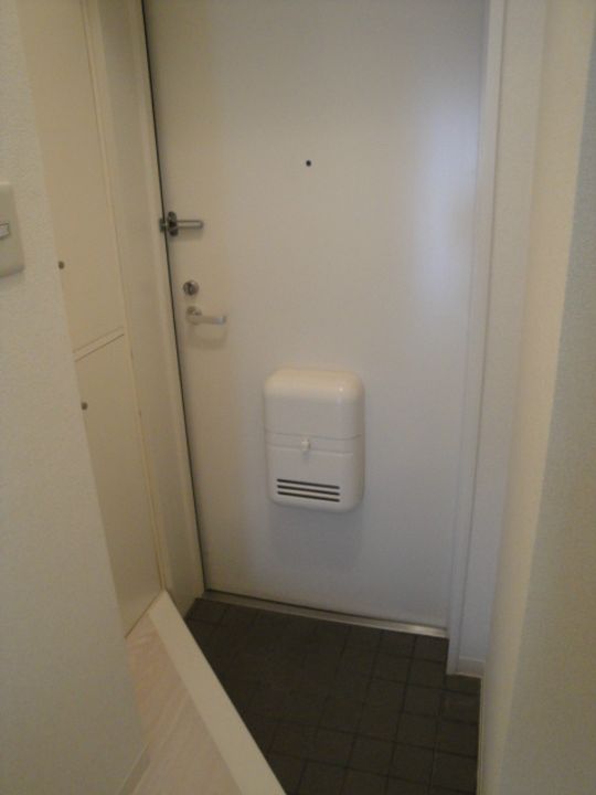 アバクス立川A棟の玄関
