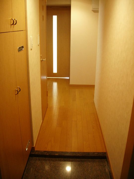 ルーブル新中野の玄関