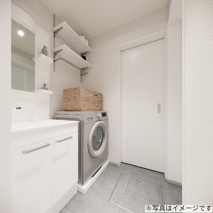 ?le de la Main ?lev e nishiurawa(イーの内装