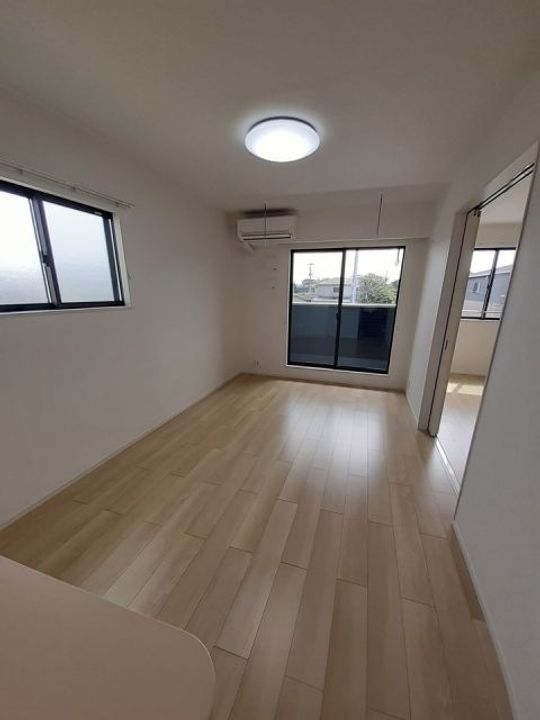 ファザム・ツイン菊池Bの居間