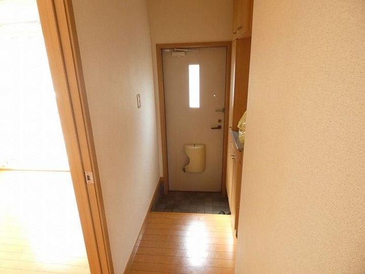 千葉県旭市ニ(アパート)の賃貸物件の玄関