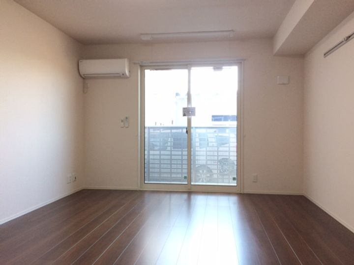 新潟県新潟市西区平島(アパート)の賃貸物件の居間