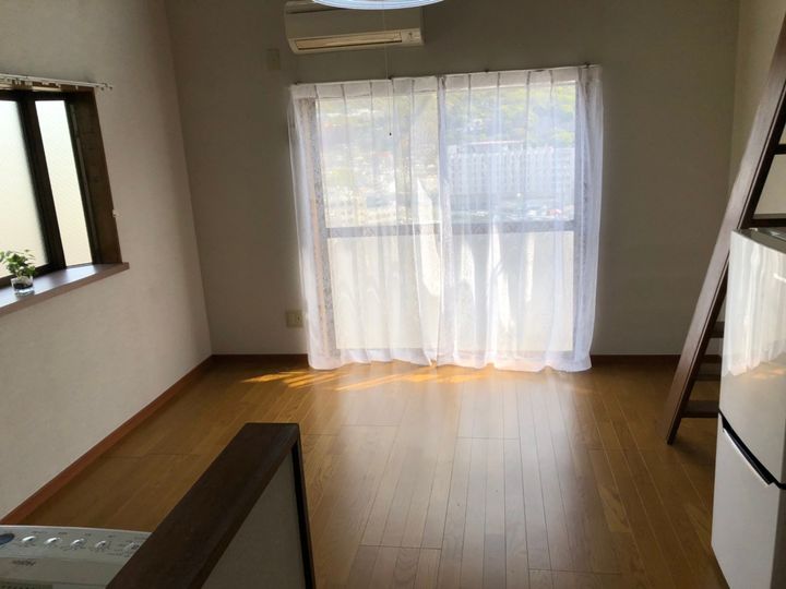 キャッスル西山の居間