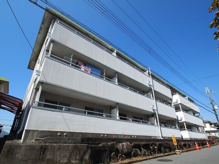 松井マンションの外観
