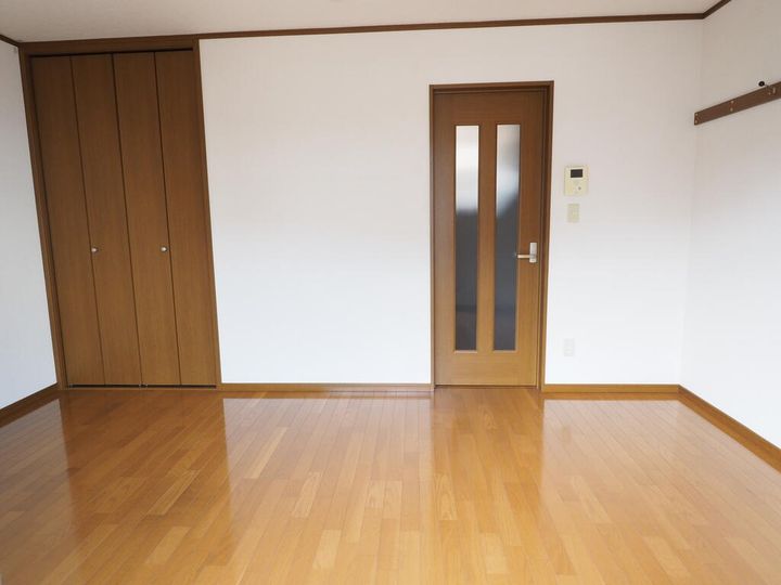 シャルム津田の居間