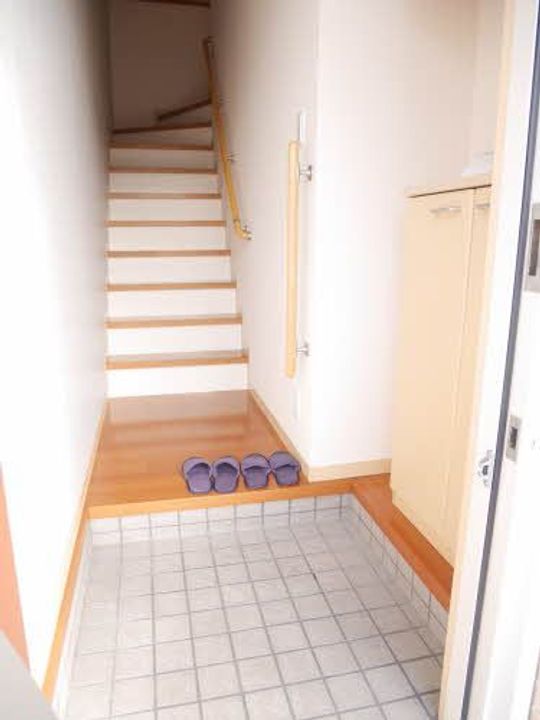 クレストIIの玄関