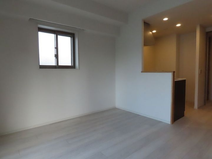 東京都港区芝浦2(マンション)の賃貸物件の居間