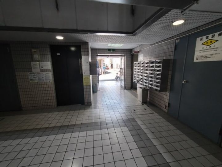 エアリーコート小阪の地図