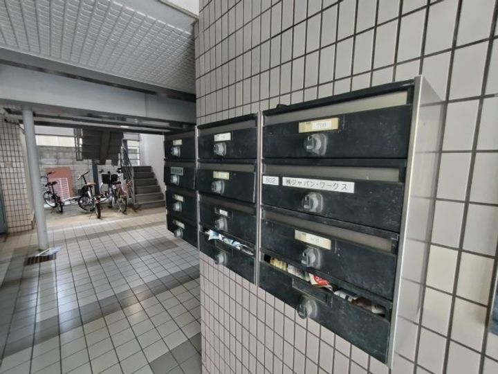 エアリーコート小阪の地図