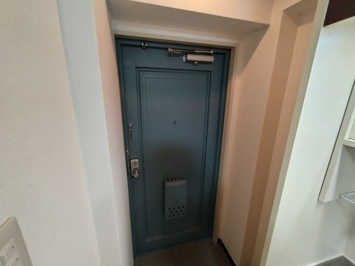 エアリーコート小阪の玄関